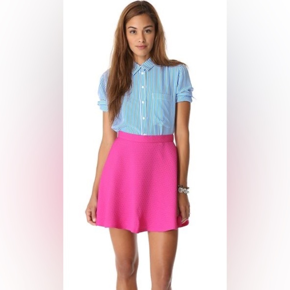 Textured mini skirt